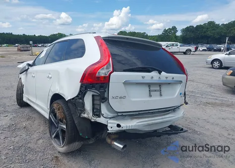 2015 Volvo Xc60 T6 R-Design Platinum из США, поврежденный, VIN YV4902RSXF2665313